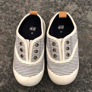 H&M Toddler Shoes, Size 24